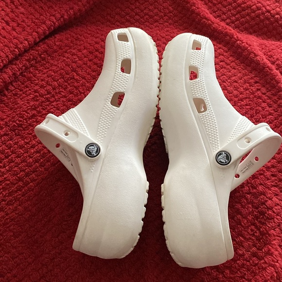 Crocs platform women’s size 10 white clogs “unisex” - Picture 4 of 13